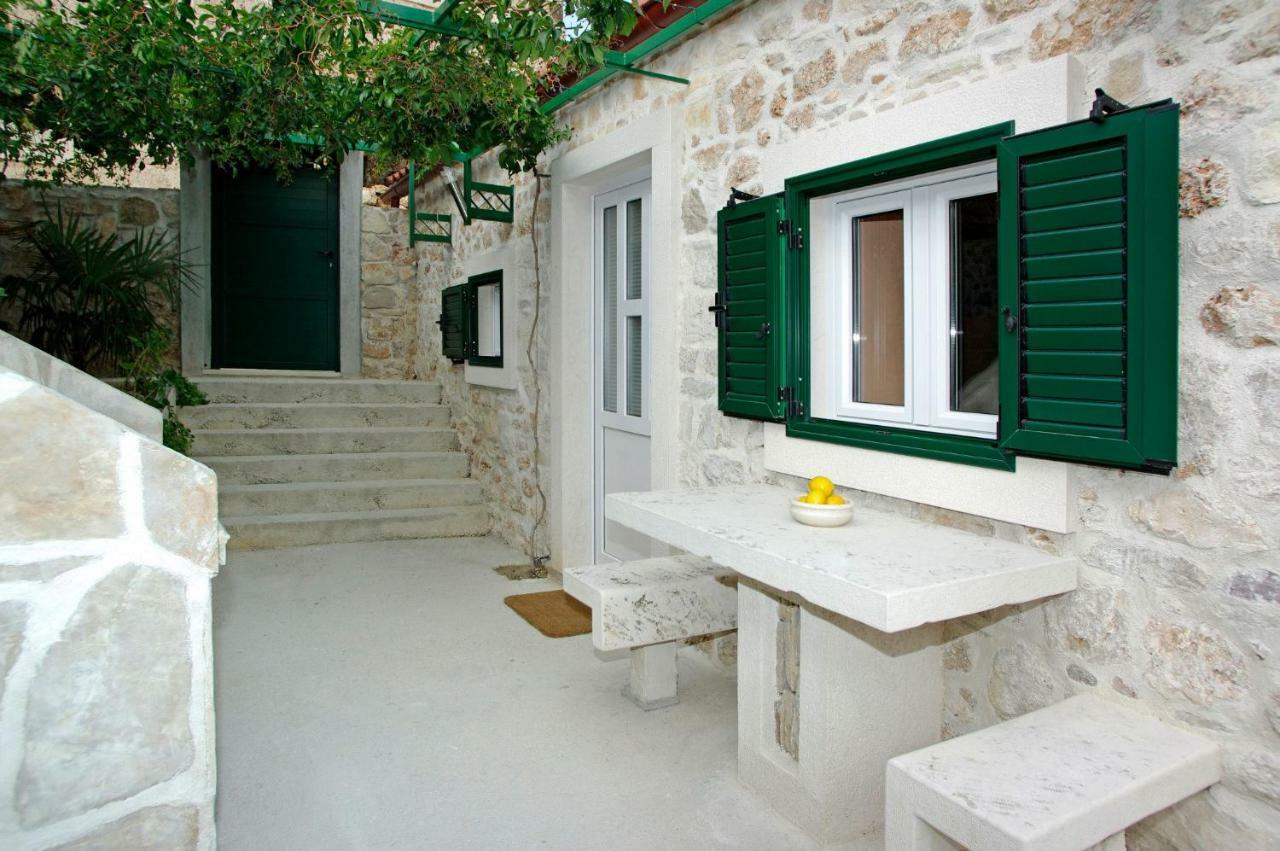 Apartment Menego A2 Bol-Center, Croatia Exterior foto